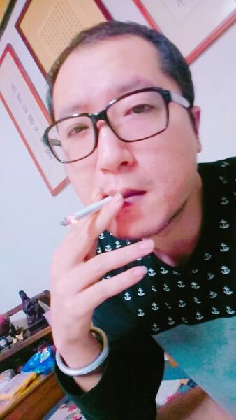  ,   Lion, 39 ,     , c , 