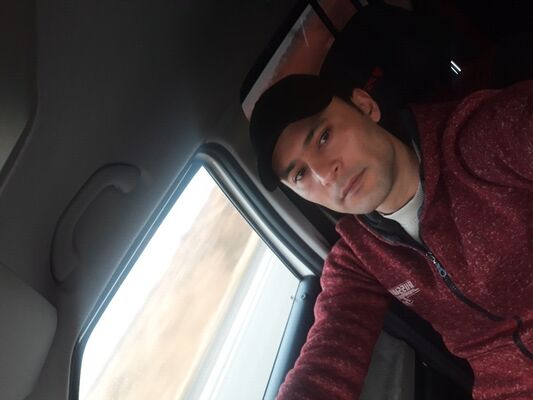  ,   Makc, 36 ,   