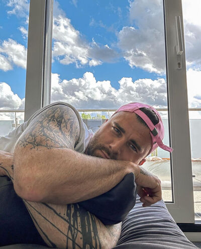  ,   Kevin, 52 ,     , c 
