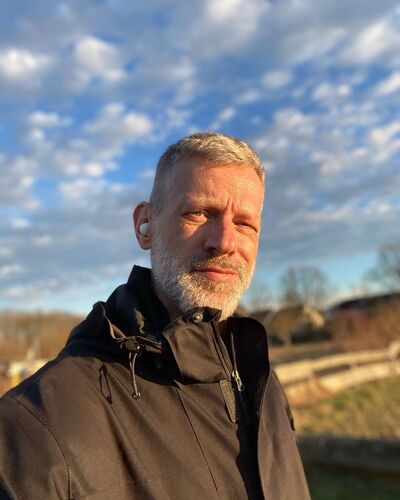  -,   Frich, 52 ,     , c 