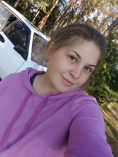  ,   Iryna, 24 ,  