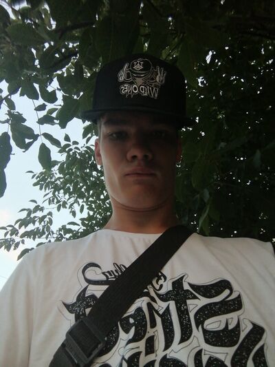  ,   Leonid, 22 ,   ,   