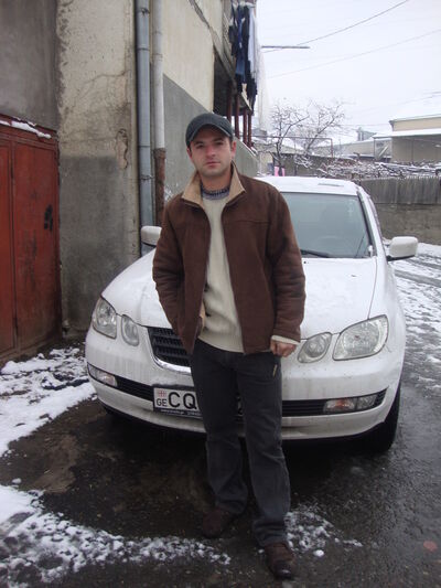  ,   Mamuka, 43 ,   