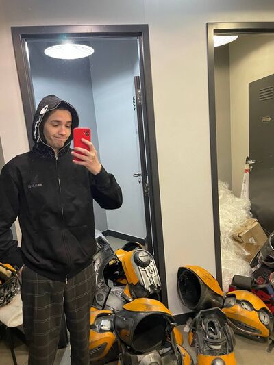  ,   Valenciaga, 23 ,   ,   