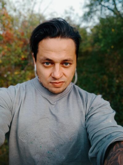  ,   Vardan, 33 ,   ,   