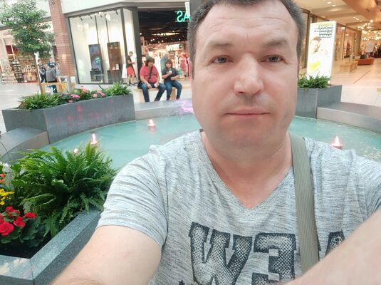  ,   Iurie, 49 ,   c 
