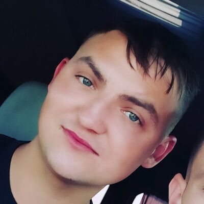  ,   Maxim, 33 ,   ,   , c 
