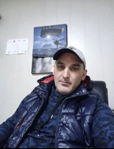  ,   Artur, 41 ,   ,   
