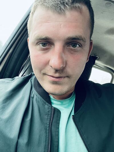 ,   Viktor, 29 ,   