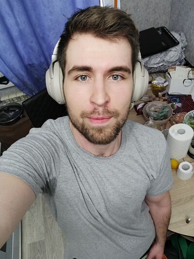  ,   Makar, 27 ,   