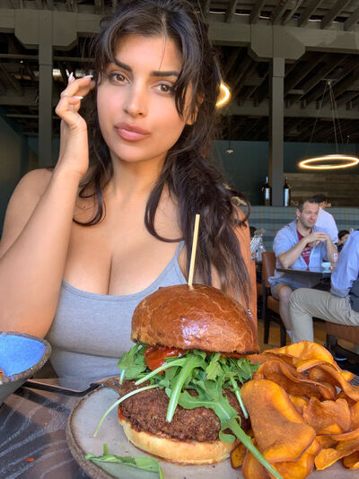  ,   Liza, 33 ,   ,   , c 
