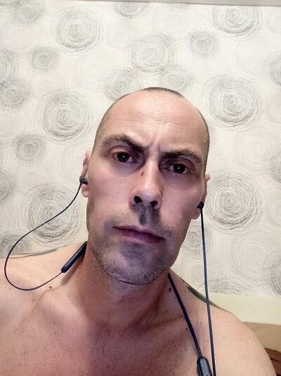  ,   Dan, 47 ,   ,   