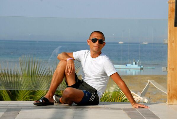  ,   Leonid, 43 ,   ,   , c , 