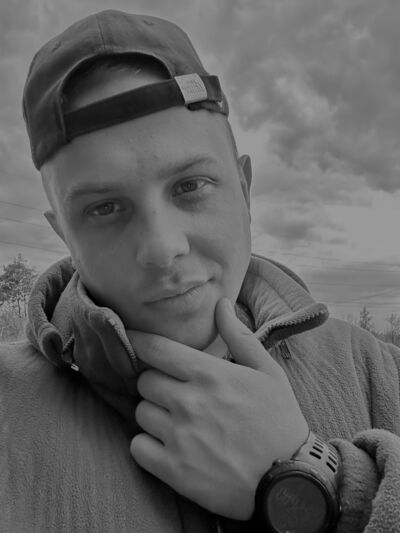  -,   Alexander, 25 ,   ,   , c 