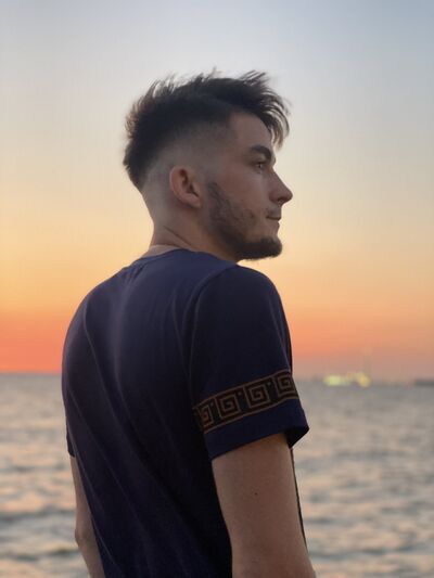 ,   Pavel, 32 ,   ,   