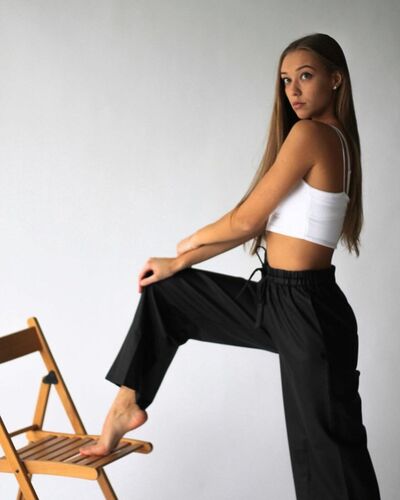  ,   Eva, 31 ,   ,   