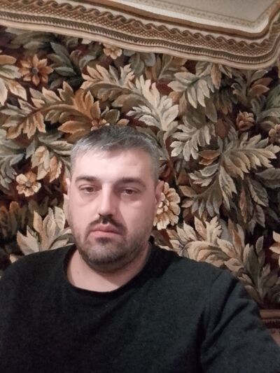  ,   Nik, 39 ,   ,   
