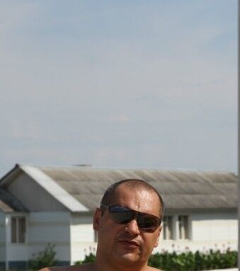  19052134  Gennady, 48 ,    