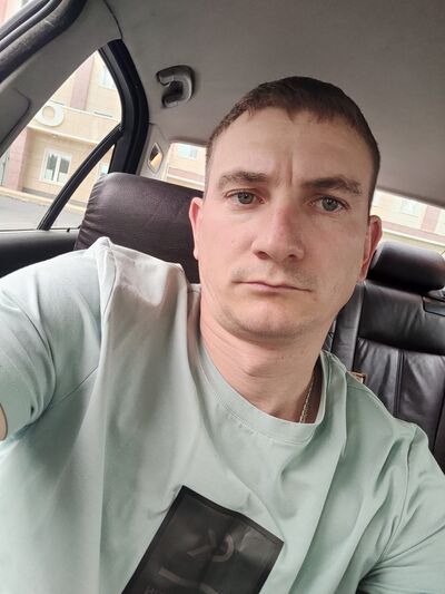  ,   Denis, 33 ,   ,   