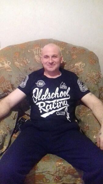  ,   Viktor, 48 ,   c 