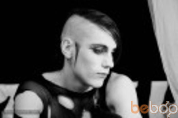  ,   Pavel, 32 ,   