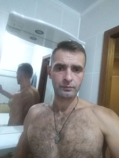  ,   Alexander, 39 ,   c 