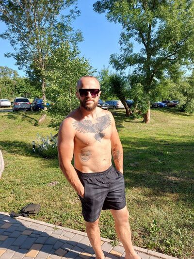  ,   Taras, 38 ,   ,   