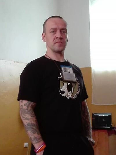  ,   Andrej, 44 ,   ,   , c 