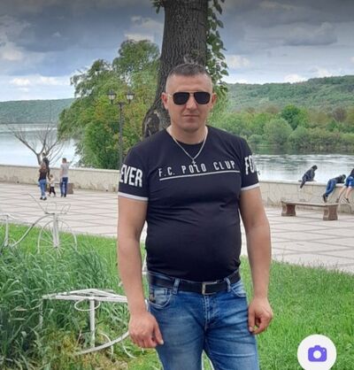  ,   Dorin, 37 ,   ,   