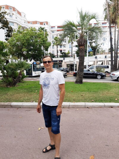  ,   Alex, 33 ,  