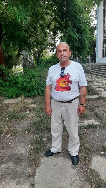  ,   Robert, 61 ,   ,   