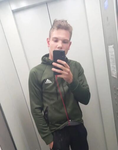  ,   Zhenya, 21 ,   ,   , c , 