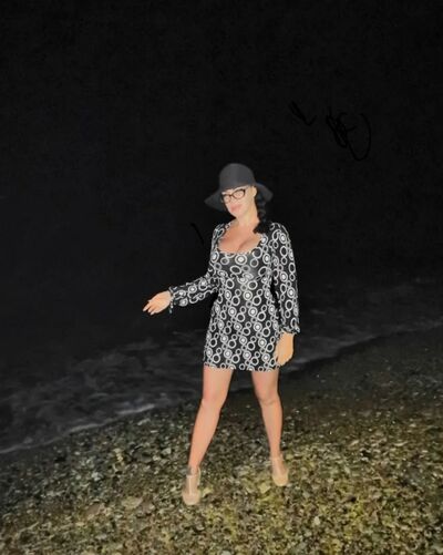 ,   Anna, 42 ,   ,   