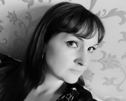  ,   Lary, 44 ,  