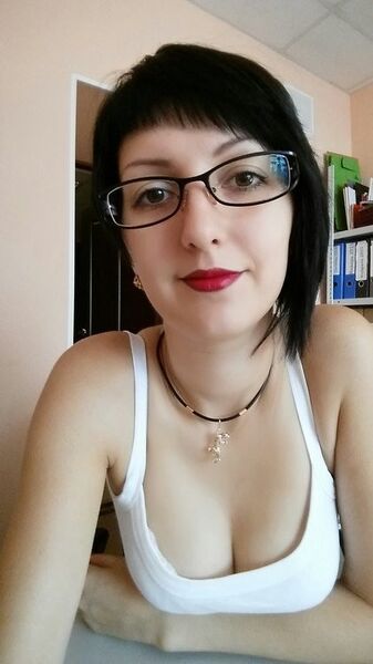  ,   Viki, 38 ,  
