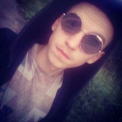  ,   Vlad, 25 ,   