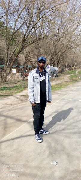  ,   Gandi Roger, 44 ,     , c 