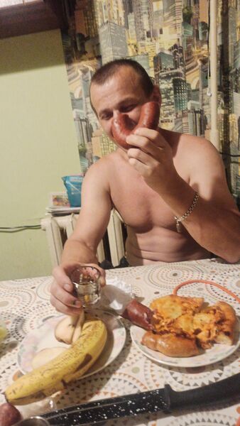   ,   Roman, 44 ,   c 