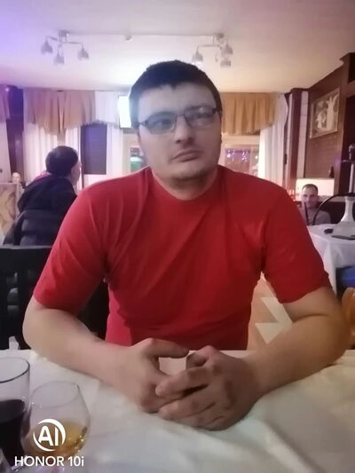  ,   Mikhail, 31 ,   ,   , c , 