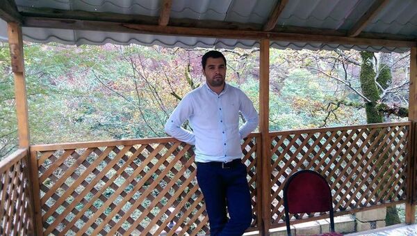  ,   Elcin, 37 ,   ,   , c 