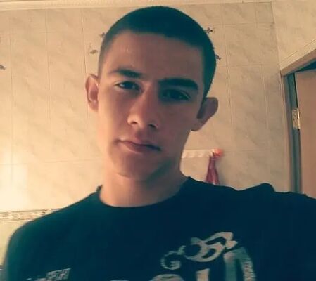  --,   Dominik, 33 ,   ,   