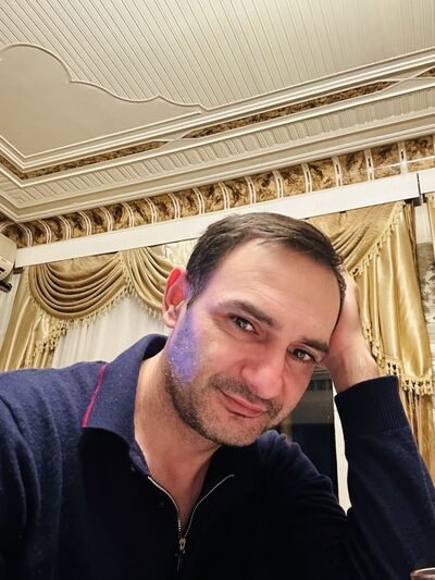  ,   Niko, 40 ,   ,   