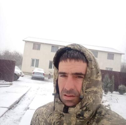  ,   Arman, 40 ,   ,   