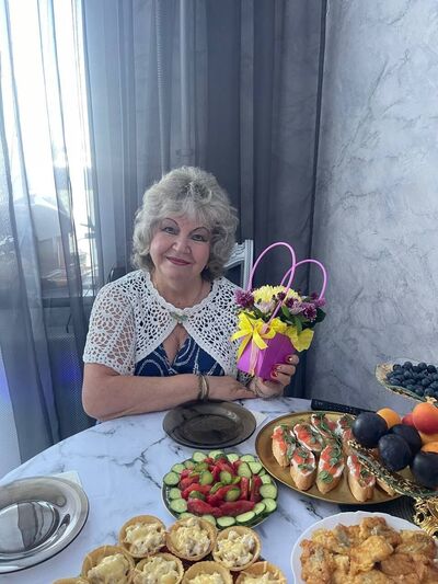  ,   Galina, 69 ,   c 