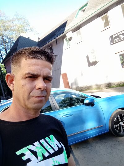  ,   Suniel, 45 ,   ,   