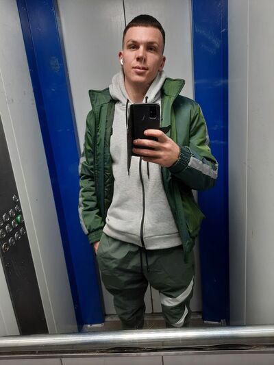  --,   Maxim, 26 ,   ,   