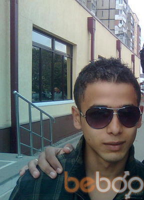  ,   Maksim, 32 ,   