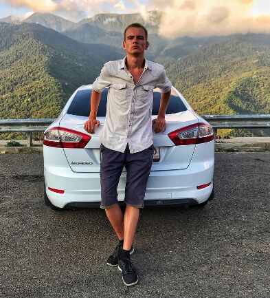  54442424  , 32 ,    -