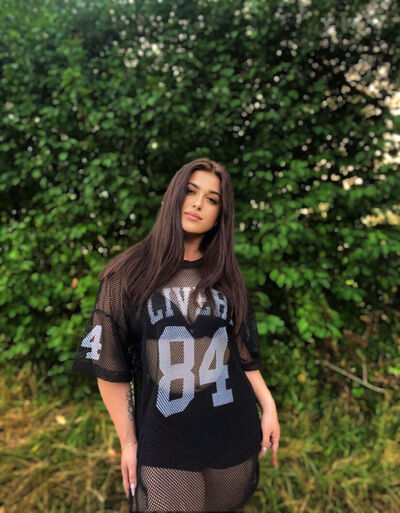  -,   Adriana, 22 ,  