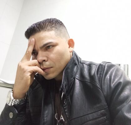  --,   Wilton, 34 ,   ,   